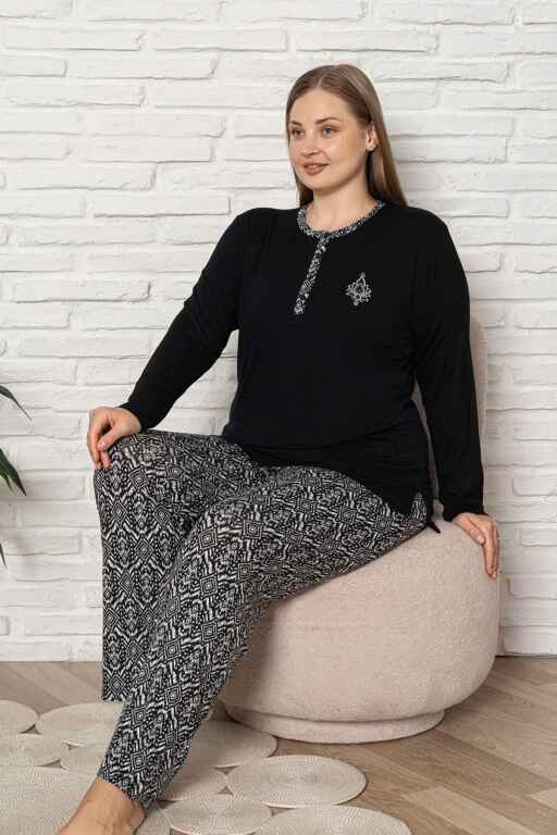 Büyük Beden Kadın Pijama Takımı - Siyah Etnik Desen Uzun Kol Likralı Kumaş 2923UYB - Alimer (1)