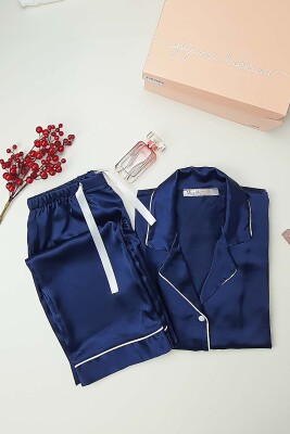 İpek Saten Boydan Düğmeli Kadın Pijama Takımı - Lacivert Erkek Yaka Fiyonklu 8004MS - Miss Merveille