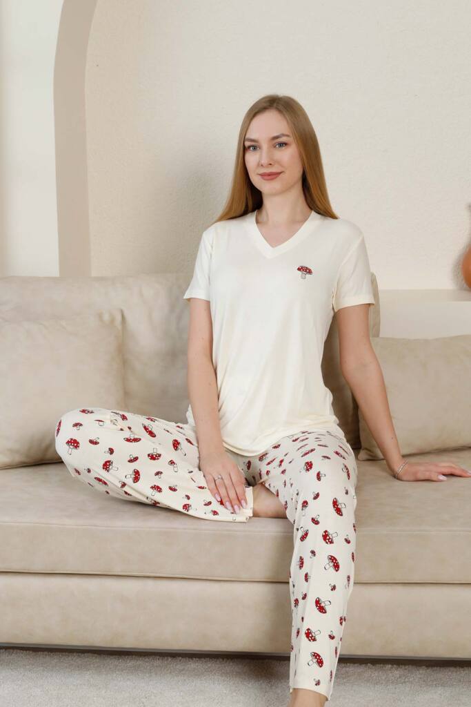 Mantar Desenli Kadın Pijama Takımı - Ekru V Yaka Likralı Viskon Kısa Kollu 2847KY - 2