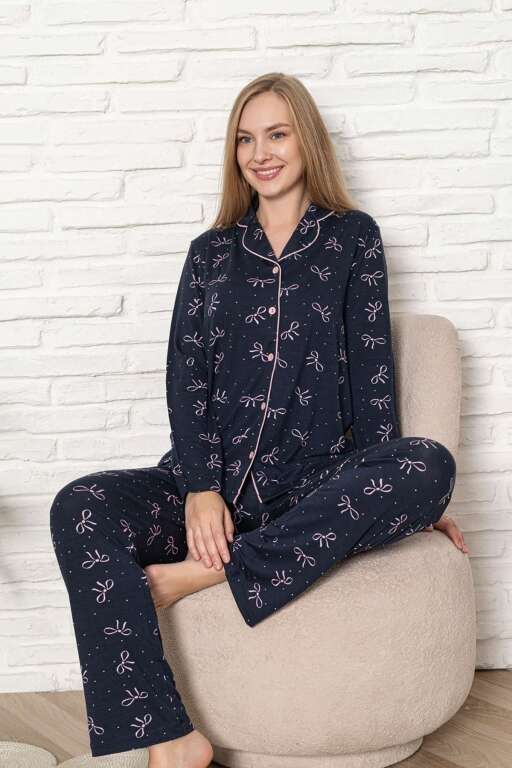 Önden Düğmeli Kadın Pijama Takımı - Fiyonk Desenli Uzun Kol Likralı Rink Viskon 2918UY - Alimer (1)