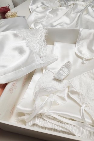 White Silk Saten 8 Pieces Bridal Set 8000MS - 11